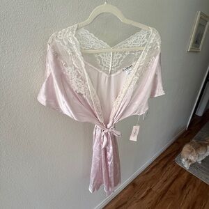 Linea Donatella Vintage Pink and White Lace Robe